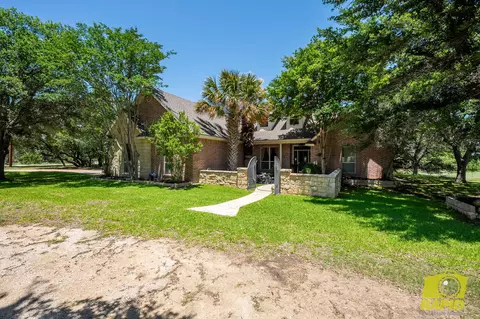 6250 Green Oaks Dr, Christoval, TX 76935