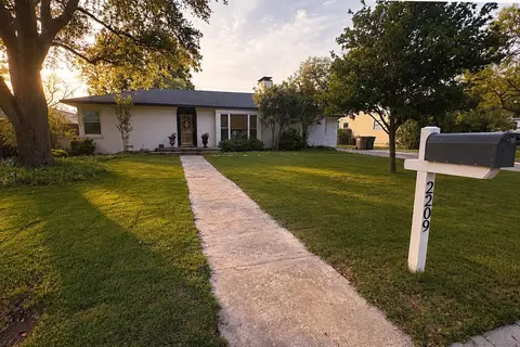 2209 Live Oak St, San Angelo, TX 76901