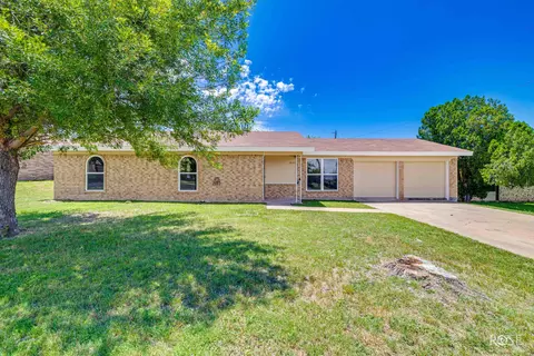 3025 Catalina Dr, San Angelo, TX 76901