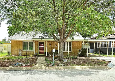 1106 N Maryland Ave, Big Lake, TX 76932