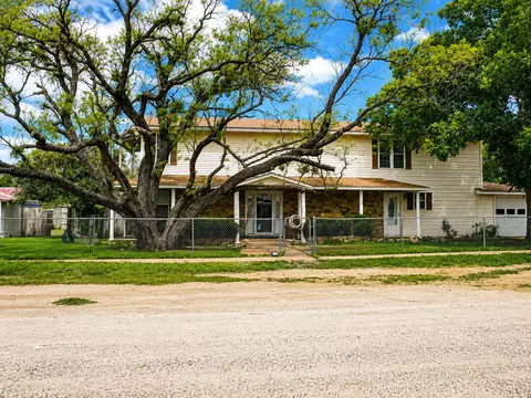 1021 Bishop St, Robert Lee, TX 76945