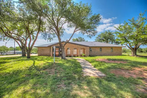 207 Briarwood Dr, Bronte, TX 76933