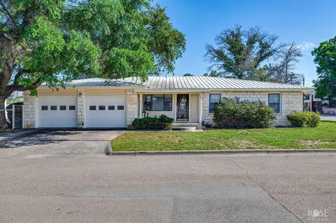 1009 E 8th St, Big Lake, TX 76932