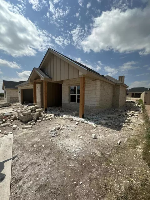 3015 Cedarhill Dr, San Angelo, TX 76904