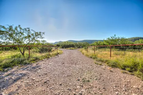 15055 S State Highway 208, Robert Lee, TX 76945