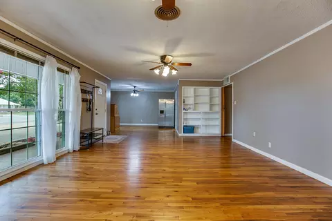323 S State St, Bronte, TX 76933 photo 6
