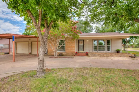 323 S State St, Bronte, TX 76933 photo 1