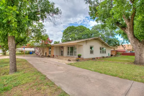 323 S State St, Bronte, TX 76933 photo 2