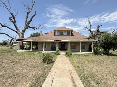 253 N Sims Ave, Paint Rock, TX 76866