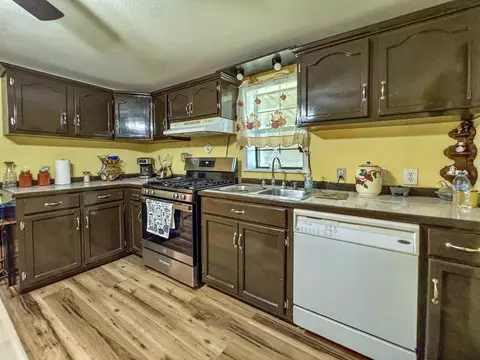 Kitchen - 604 Hall St, Eldorado, TX 76936 photo 1 of 1