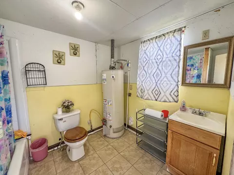 Bath - 604 Hall St, Eldorado, TX 76936 photo 3 of 3