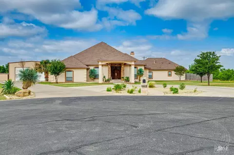 1617 Stonebridge Dr, San Angelo, TX 76904