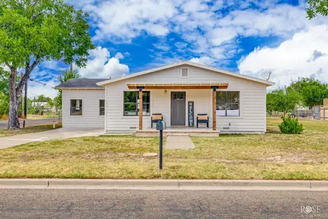 204 E 37th St, San Angelo, TX 76903