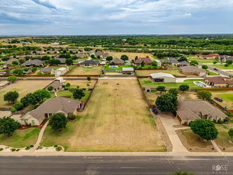 1721 Loganwood Dr, San Angelo, TX 76904