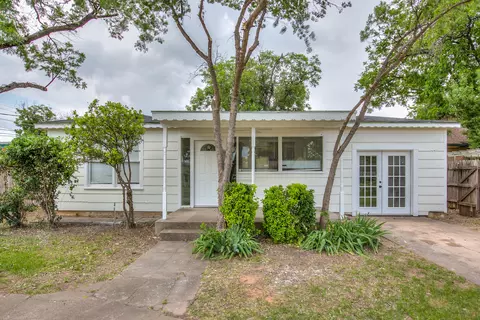 1921 W Avenue J, San Angelo, TX 76901
