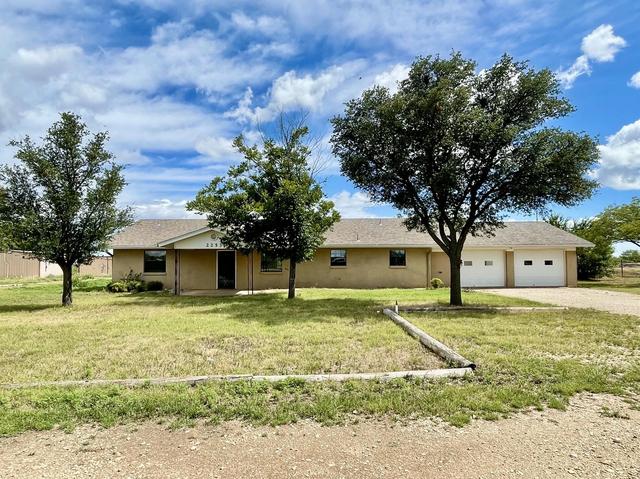 2253 E Valley Dr, San Angelo, TX 76905