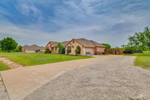 3219 Lakota Ln, San Angelo, TX 76901
