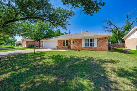 3818 Nottingham Trl, San Angelo, TX 76901