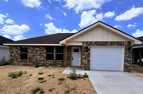 438 E 45th St, San Angelo, TX 76903
