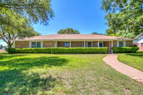 5111 Green Valley Trl, San Angelo, TX 76904