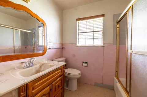 Bath - 208 Quail Run, Ozona, TX 76943 photo 2 of 2