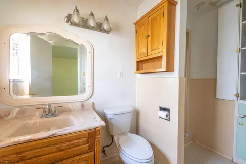 Bath - 208 Quail Run, Ozona, TX 76943 photo 1 of 2