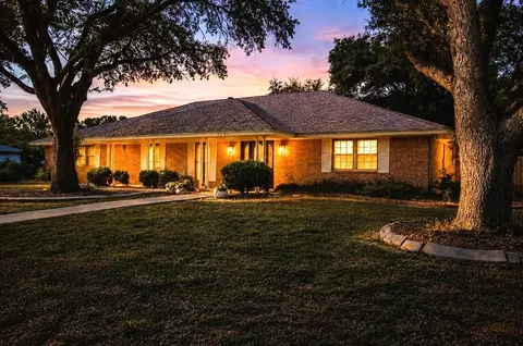 2725 Alta Vista Ln, San Angelo, TX 76904