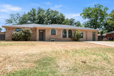 3609 Old Post Ct, San Angelo, TX 76904