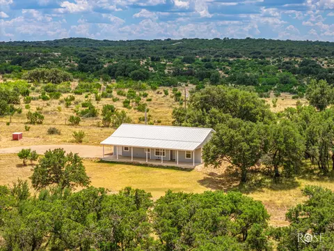 6343 County Road 101, Mertzon, TX 76941