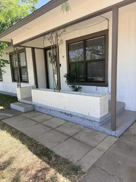 311 Iris St, San Angelo, TX 76903
