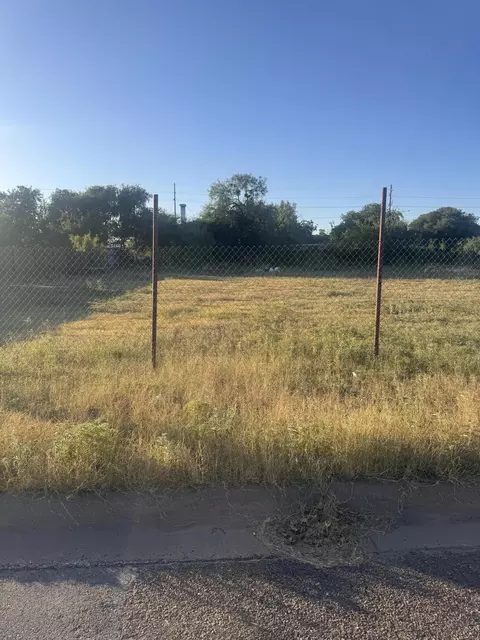 6 E 28th St, San Angelo, TX 76903