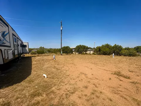 Exterior - 640 E Lake Rd, Robert Lee, TX 76945 photo 4 of 4