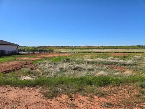 2285 Hillside Dr, San Angelo, TX 76904