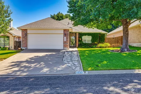1210 Coventry Ln, San Angelo, TX 76901
