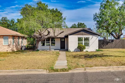 318 Glenmore Dr, San Angelo, TX 76903