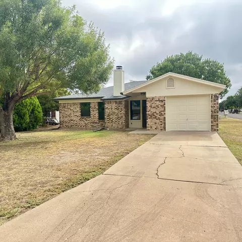 1002 Alpha Cir, San Angelo, TX 76903
