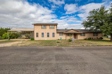 103 Live Oak Dr, Ozona, TX 76943