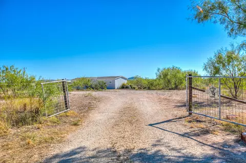 11524 N Walnut Grove Rd, San Angelo, TX 76901