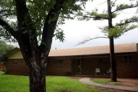 224 E Holmes Ave, Bronte, TX 76933 photo 1