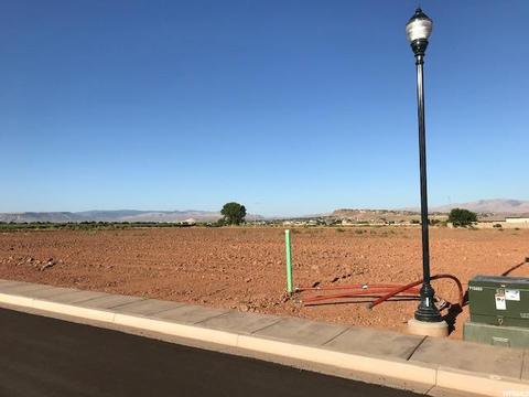 APT 8, Washington, UT 84780 photo 4