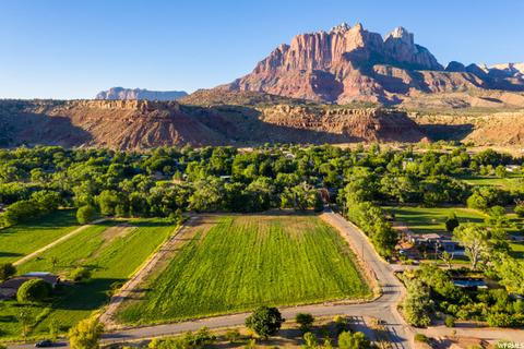 250 S Bridge Rd, Rockville, UT 84763