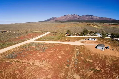 16 Dean Ct #6, La Sal, UT 84530