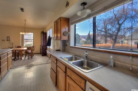 195 E 200 N, Moab, UT 84532 photo 28