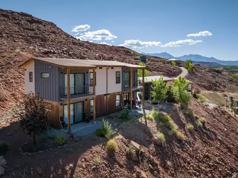 Exterior - 1185 S Murphy Ln #402B, Moab, UT 84532 photo 2 of 11