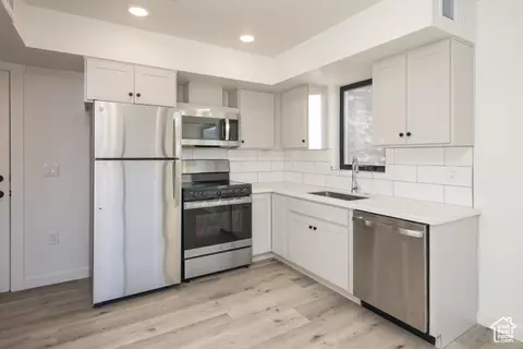 Kitchen - 1185 S Murphy Ln #402B, Moab, UT 84532 photo 2 of 2