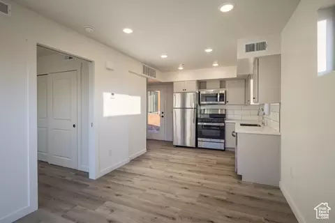 Kitchen - 1185 S Murphy Ln #402B, Moab, UT 84532 photo 1 of 2