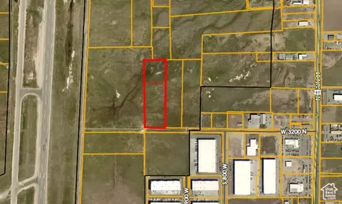 395 W 3200 N, Hyde Park, UT 84318