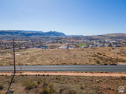 Undisclosed, Hurricane, UT 84737 photo 17