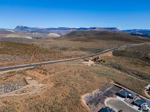 Undisclosed, Hurricane, UT 84737 photo 10