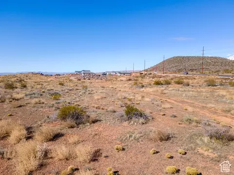 Undisclosed, Hurricane, UT 84737 photo 16